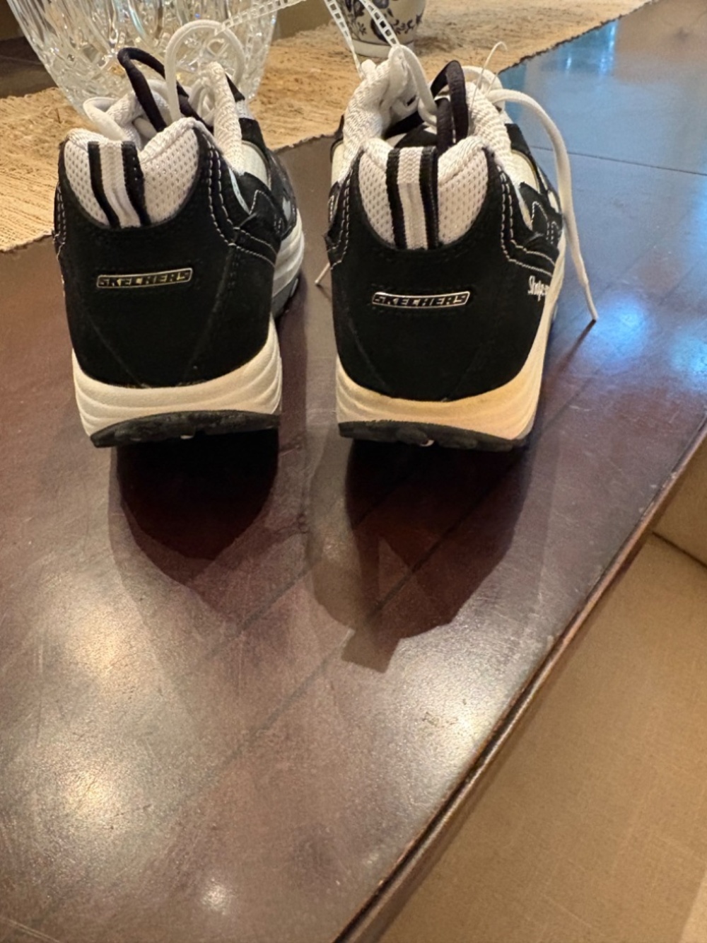 Skechers shape-ups sneaker NWT - Picture 3 of 3